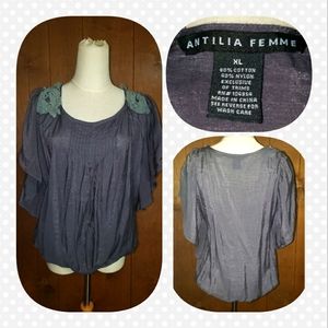 🦄 Woman's Gray Top